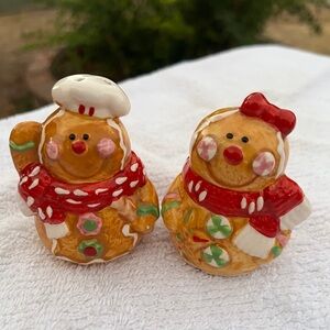 Christmas Gingerbread Man/Girl Salt & Pepper Shakers